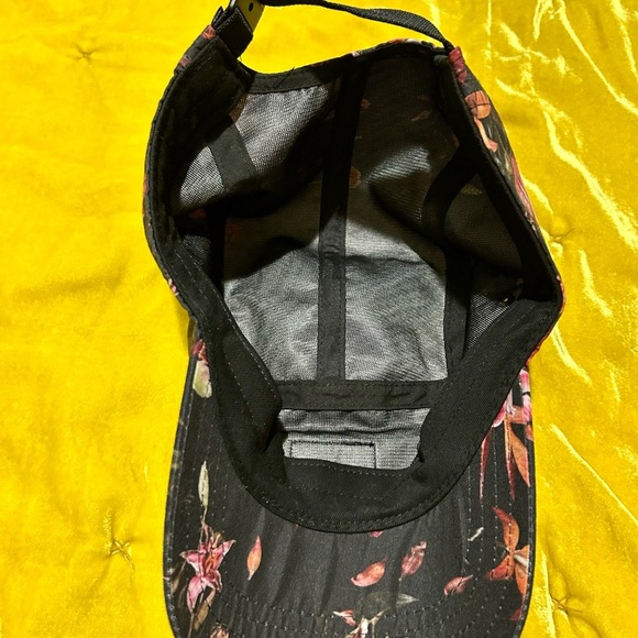 Vans Black and Red Floral Cap - Dark Floral - Picture 3 of 3